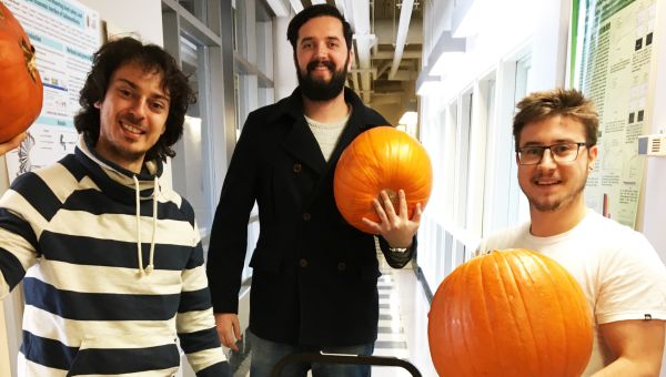 Pumpkin gang, with Matthew Moore, visiting from the University of Liverpool